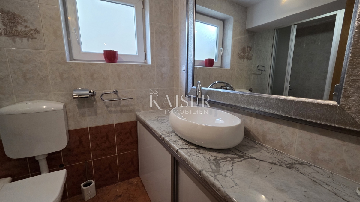 Crikvenica, Selce - na novo obnovljena hiša v starem mestnem jedru z 2 apartmajema