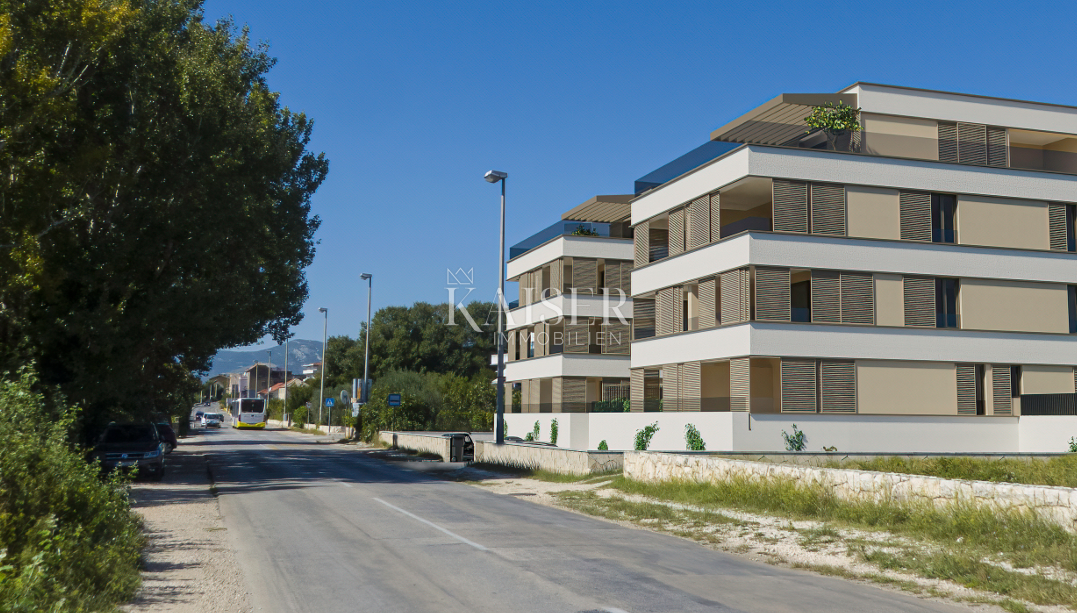 Kaštel Sućurac, Split - Moderno stanovanje (S2) v pritličju z velikim zasebnim vrtom