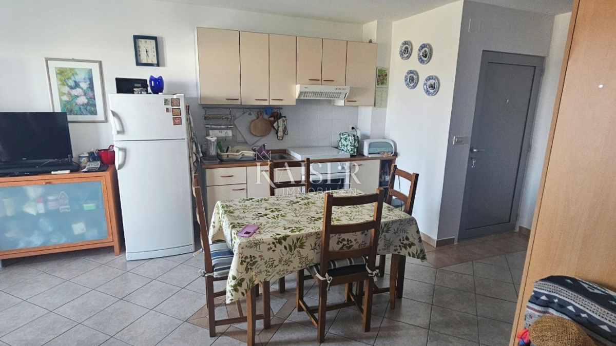 Umag, Zambratija, Istra, stanovanje s popolnim pohištvom!