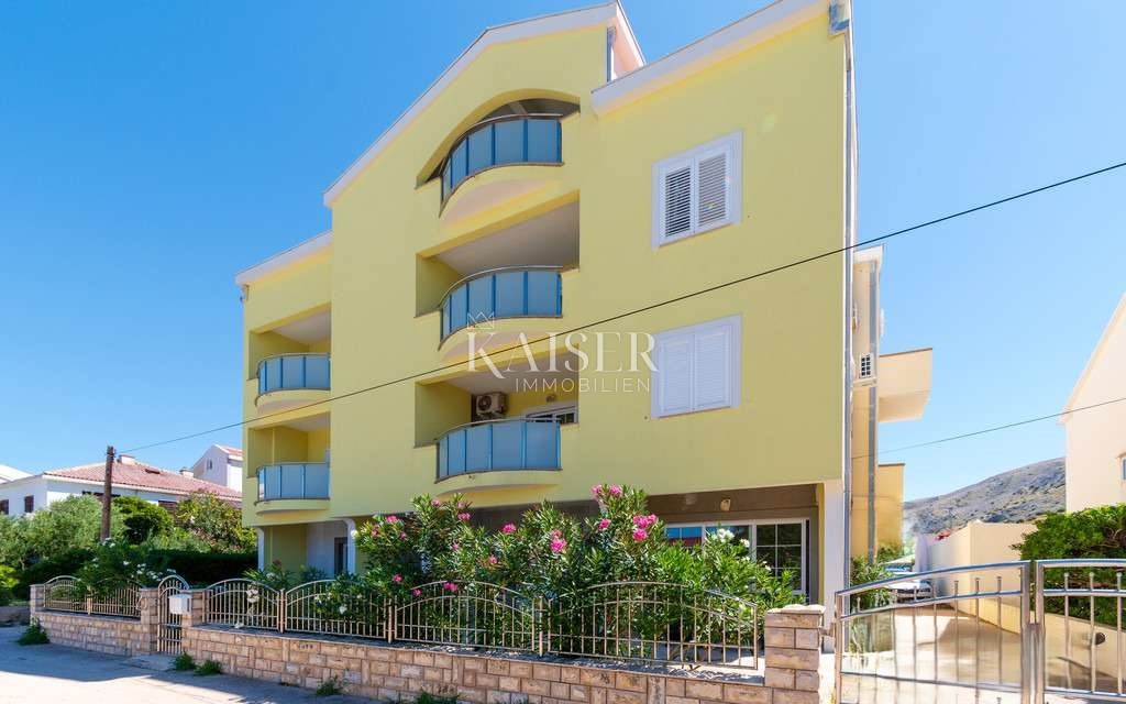 Otok Pag - hiša ob morju