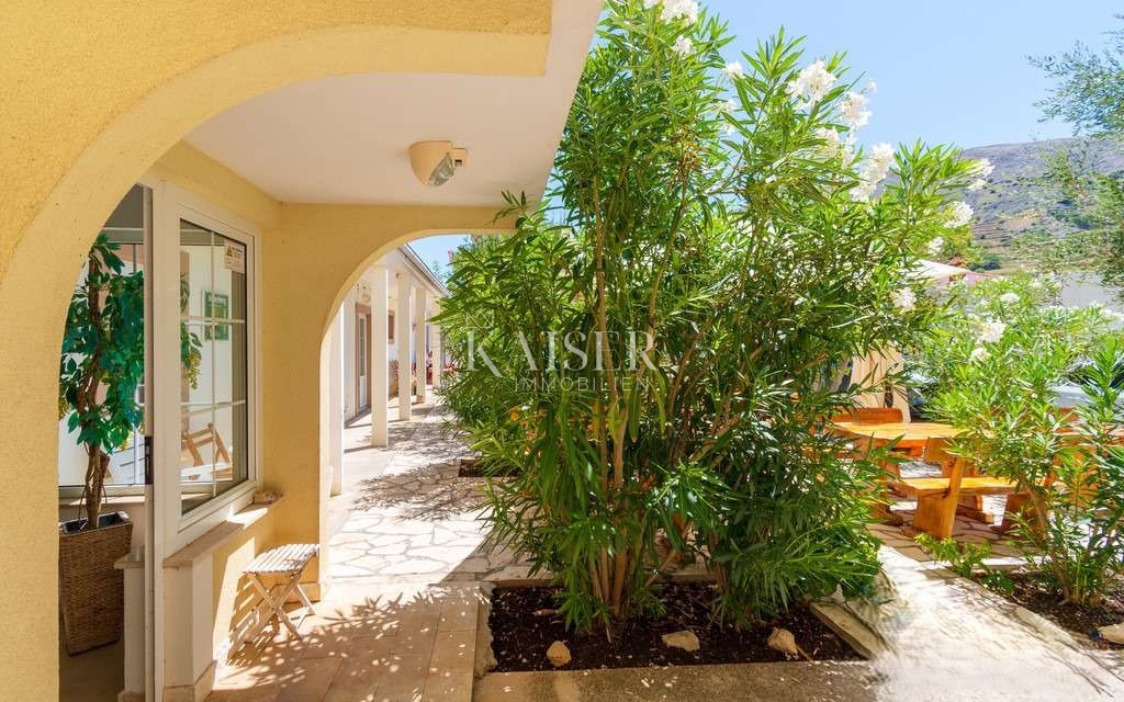 Otok Pag - hiša ob morju