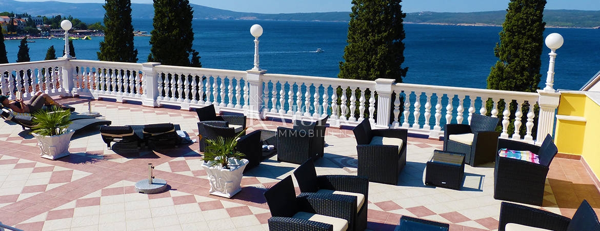 Crikvenica - Impresiven hotel v bližini morja