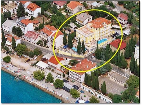 Crikvenica - Impresiven hotel v bližini morja
