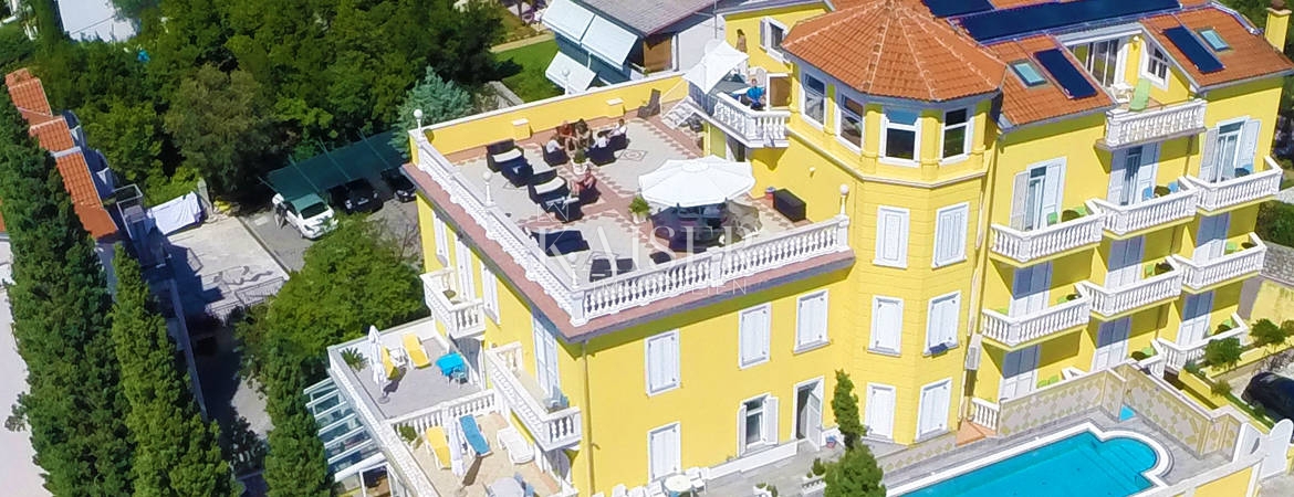 Crikvenica - Impresiven hotel v bližini morja