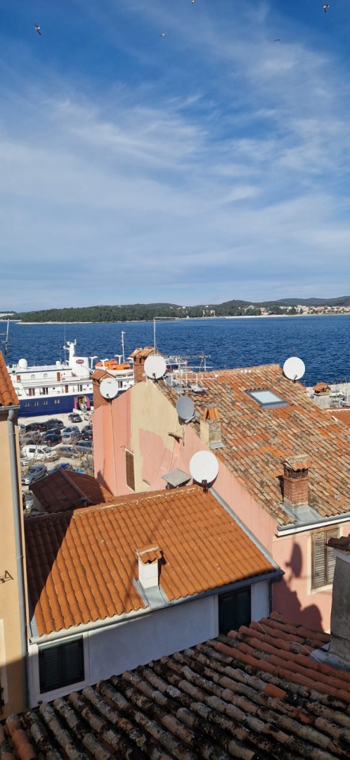 Istra, Rovinj, dvonadstropno stanovanje, pogled na morje, 37 m2