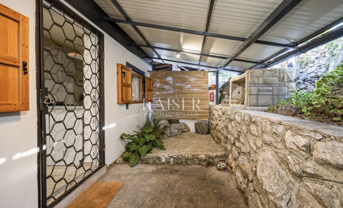 Opatija, Brseč - hiša z vrtom v centru, 57 m2