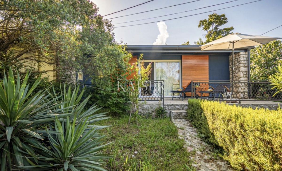 Opatija, Brseč - hiša z vrtom v centru, 57 m2