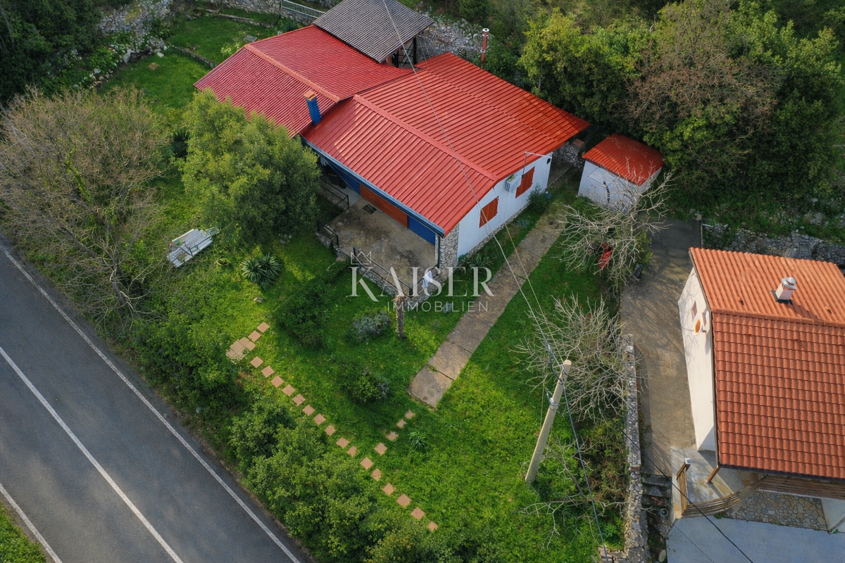 Opatija, Brseč - hiša z vrtom v centru, 57 m2