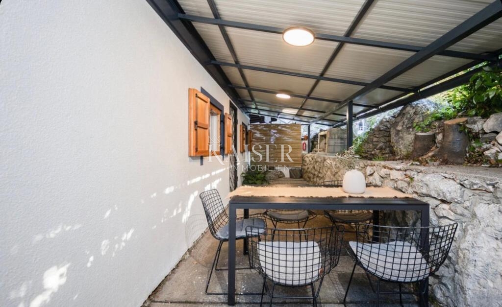 Opatija, Brseč - hiša z vrtom v centru, 57 m2