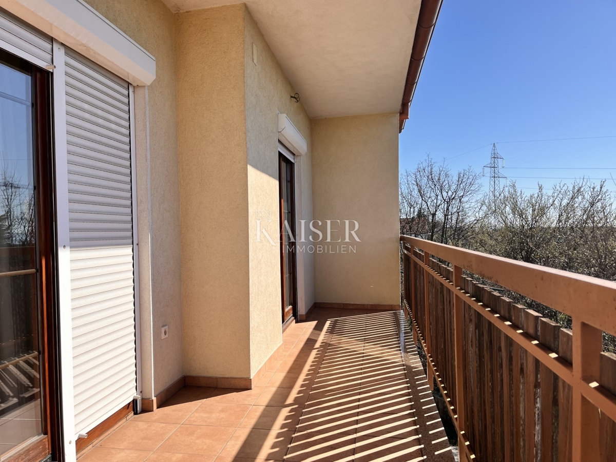 Reka, Marinići - hiša s poslovnimi prostori na priljubljeni lokaciji