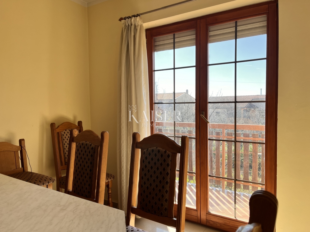 Reka, Marinići - hiša s poslovnimi prostori na priljubljeni lokaciji