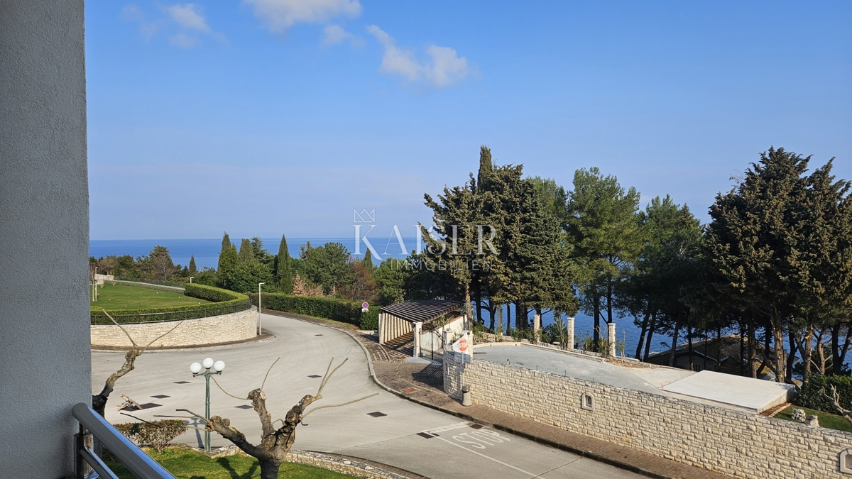 Crveni vrh, Istra, luksuzno stanovanje s čudovitim pogledom na morje