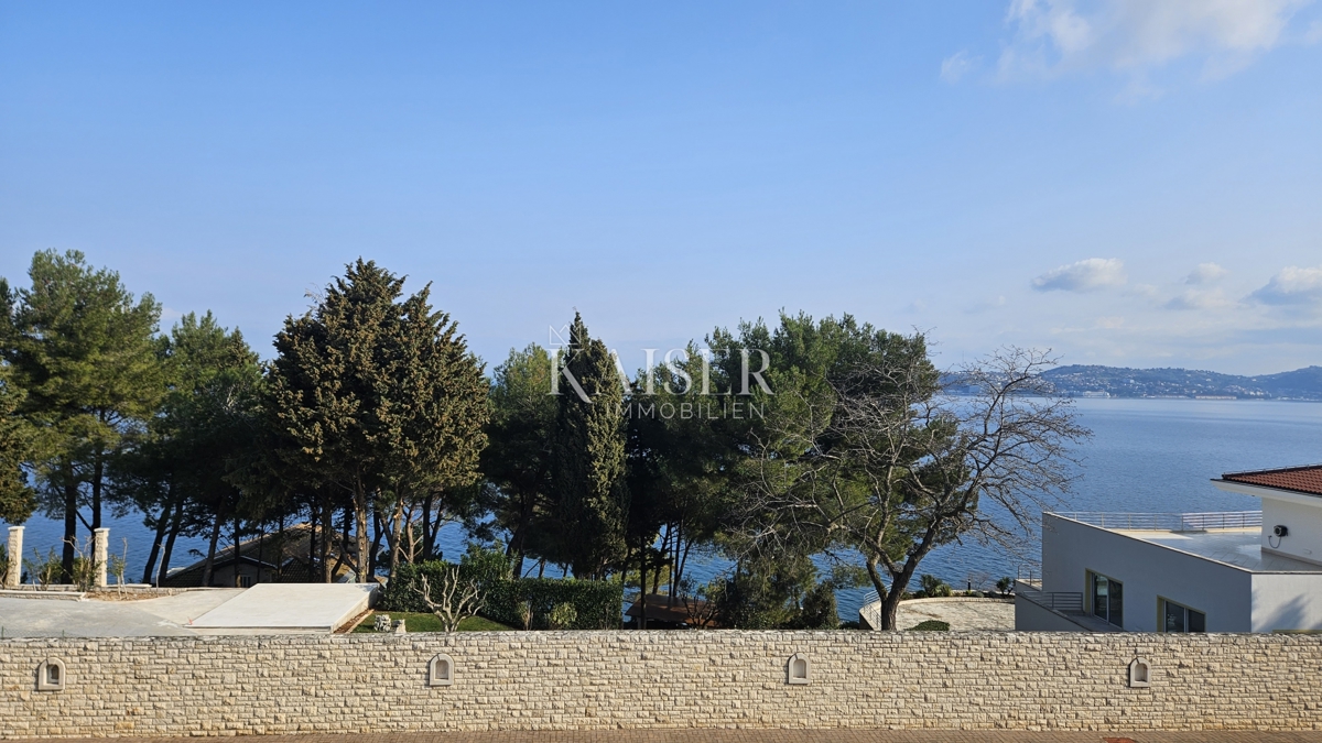 Crveni vrh, Istra, luksuzno stanovanje s čudovitim pogledom na morje