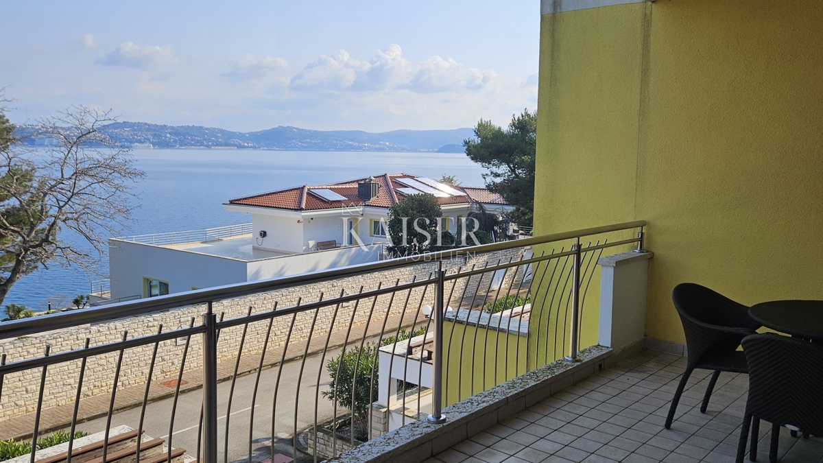 Crveni vrh, Istra, luksuzno stanovanje s čudovitim pogledom na morje