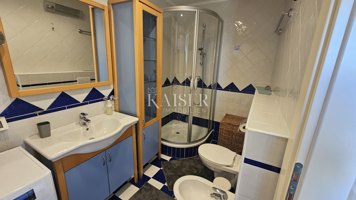 Crveni vrh, Istra, luksuzno stanovanje s čudovitim pogledom na morje