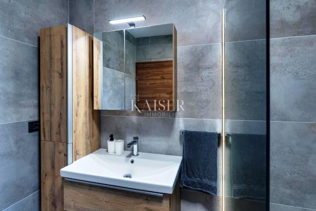 Krk, Risika - moderna polpritlična hiša, 150 m2, pogled na morje