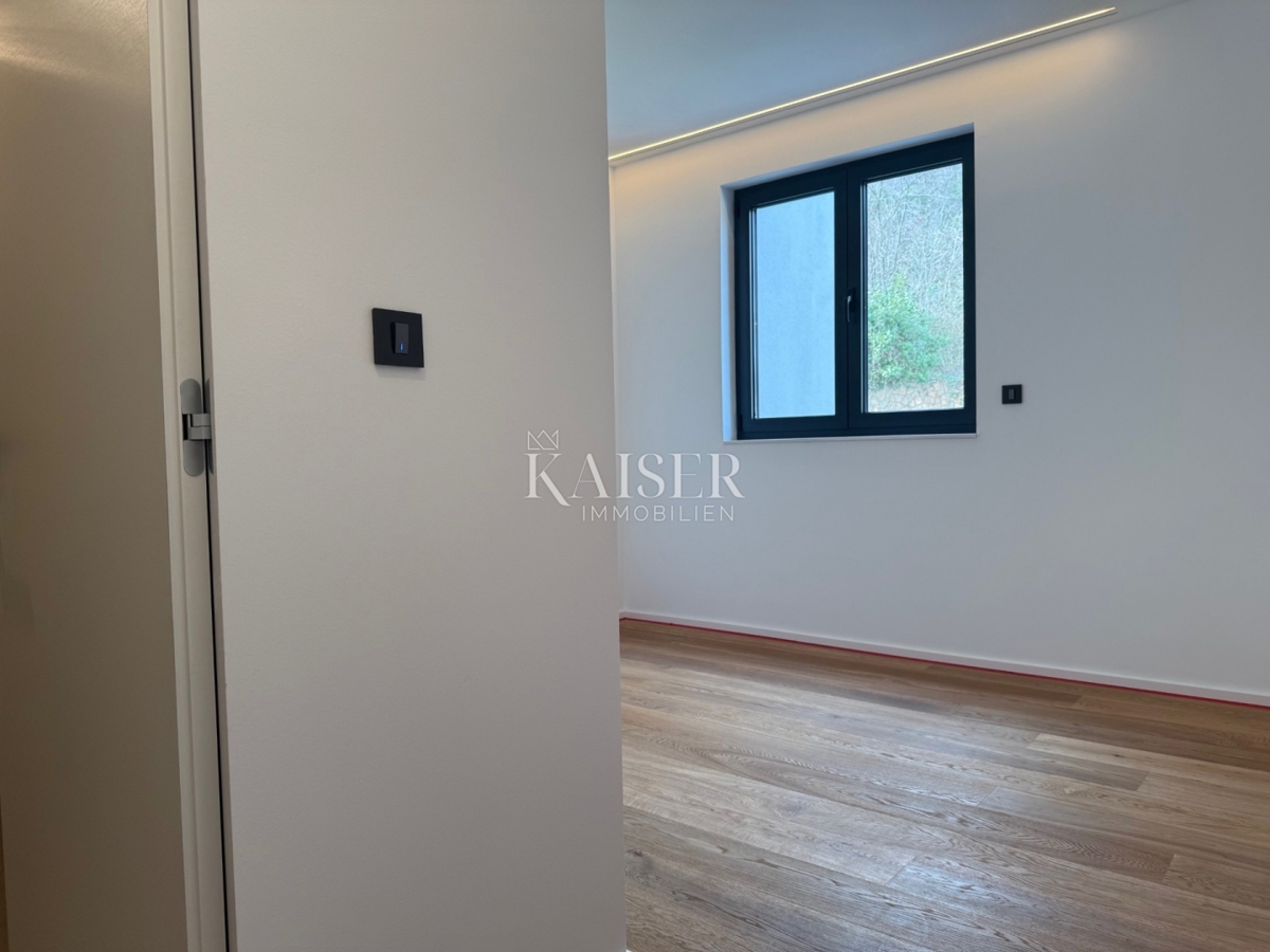 Opatija, Lovran - ekskluzivno penthouse stanovanje z zasebnim vrtom in panoramskim razgledom