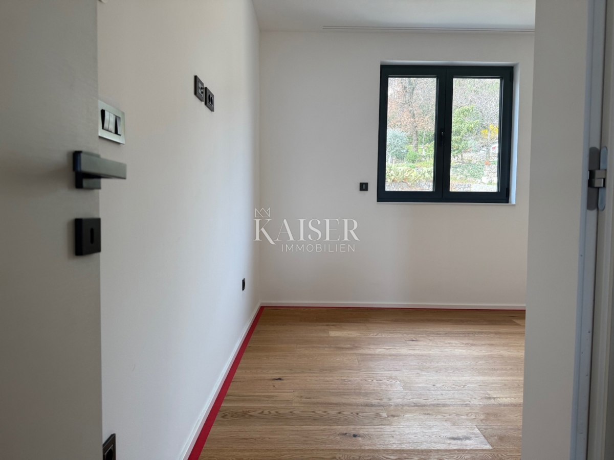 Opatija, Lovran - ekskluzivno penthouse stanovanje z zasebnim vrtom in panoramskim razgledom