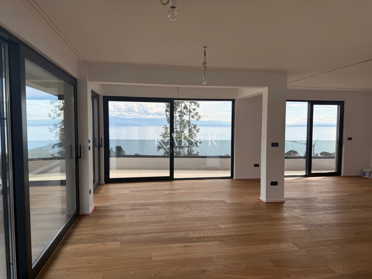 Opatija, Lovran - ekskluzivno penthouse stanovanje z zasebnim vrtom in panoramskim razgledom