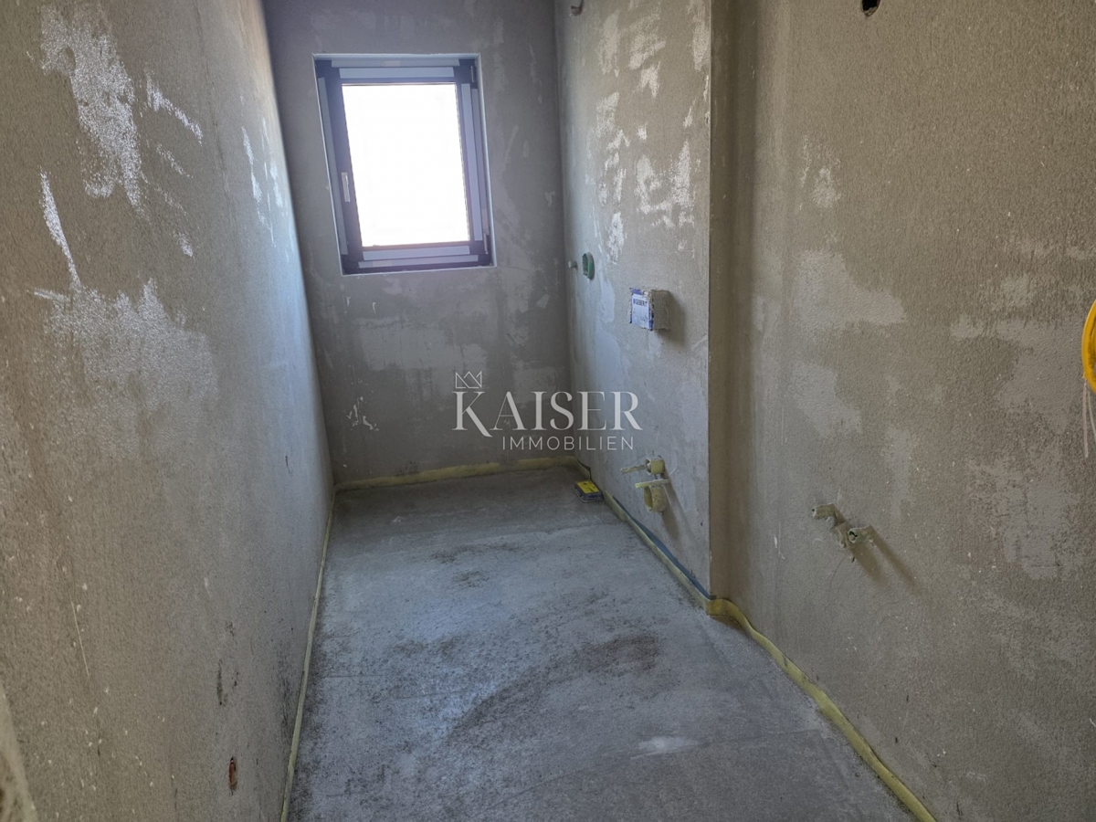 Istra, Poreč - stanovanje v pritličju z vrtom 400 m2