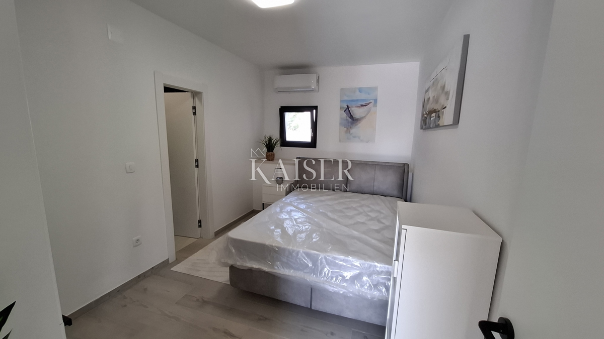 Istra, Kaštelir - Hiša z dvema apartmajema, 188m2, bazen