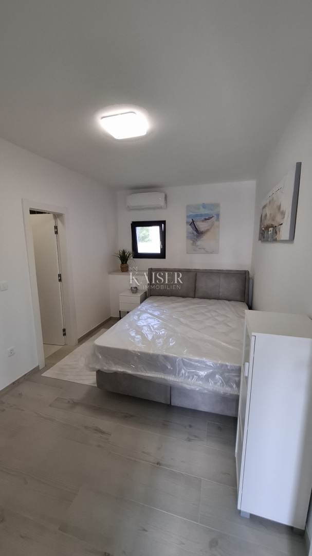 Istra, Kaštelir - Hiša z dvema apartmajema, 188m2, bazen