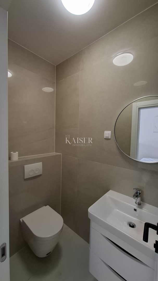 Istra, Kaštelir - Hiša z dvema apartmajema, 188m2, bazen
