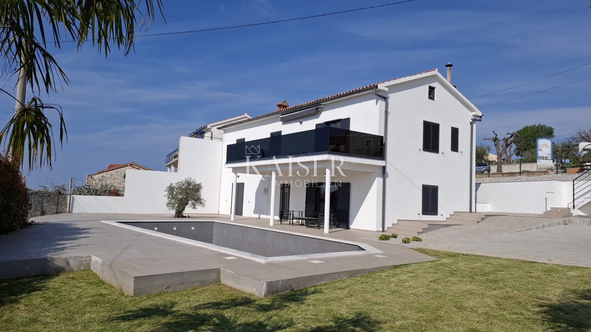 Istra, Kaštelir - Hiša z dvema apartmajema, 188m2, bazen