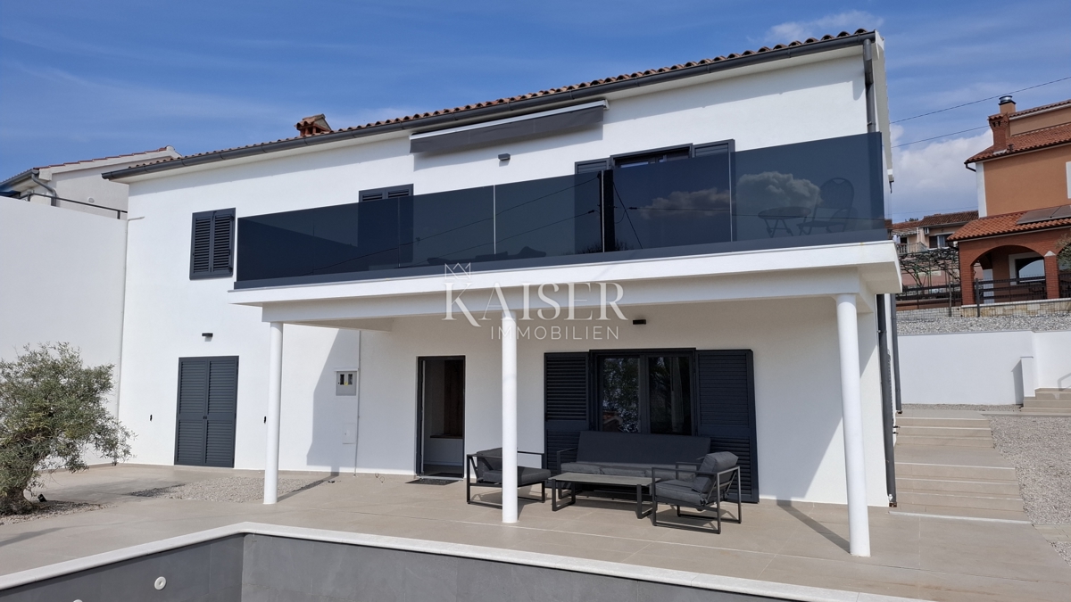 Istra, Kaštelir - Hiša z dvema apartmajema, 188m2, bazen