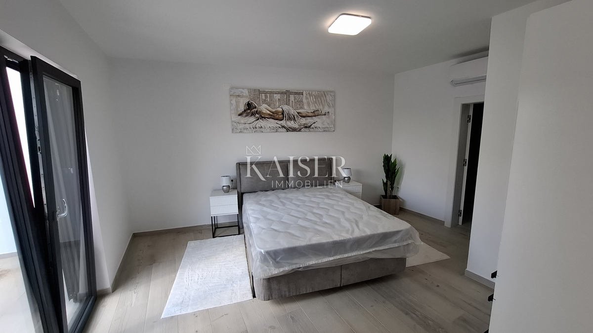 Istra, Kaštelir - Hiša z dvema apartmajema, 188m2, bazen