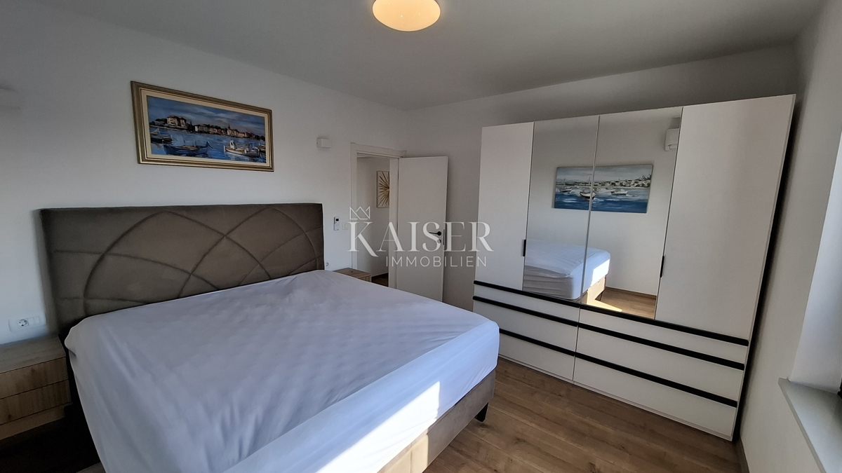 Istra, Kaštelir - Hiša z dvema apartmajema, 188m2, bazen