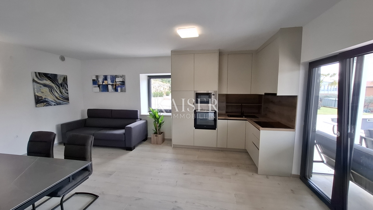 Istra, Kaštelir - Hiša z dvema apartmajema, 188m2, bazen
