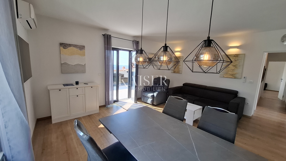 Istra, Kaštelir - Hiša z dvema apartmajema, 188m2, bazen