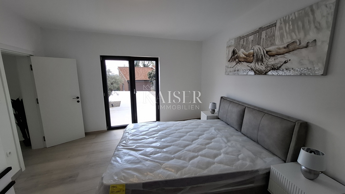 Istra, Kaštelir - Hiša z dvema apartmajema, 188m2, bazen
