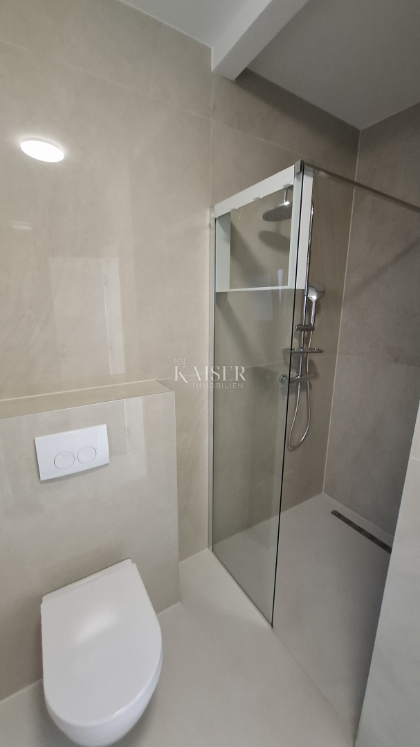 Istra, Kaštelir - Hiša z dvema apartmajema, 188m2, bazen