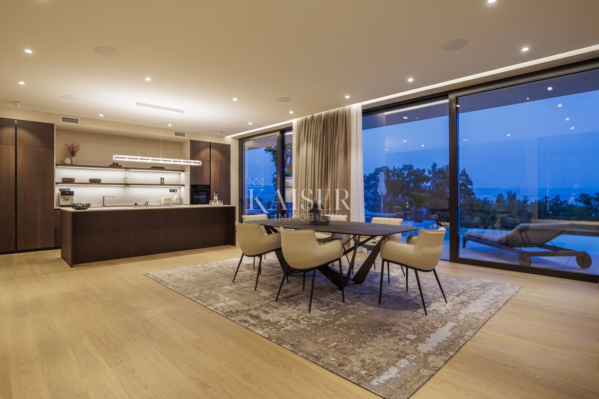 Opatijska riviera - vila z morjem na dlani, 290 m2