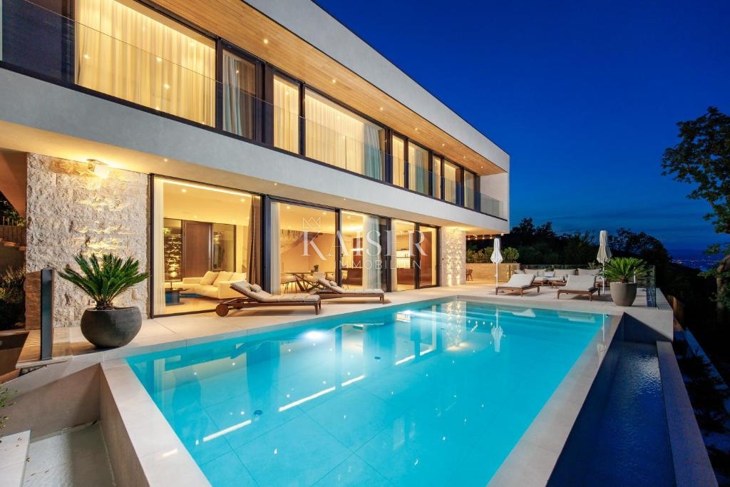 Opatijska riviera - vila z morjem na dlani, 290 m2