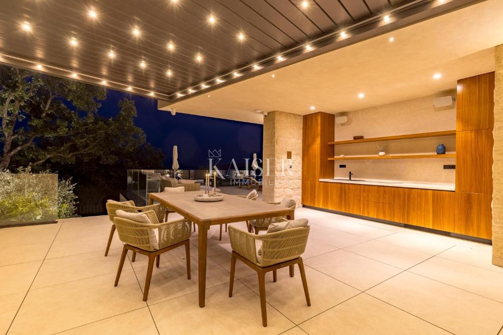 Opatijska riviera - vila z morjem na dlani, 290 m2