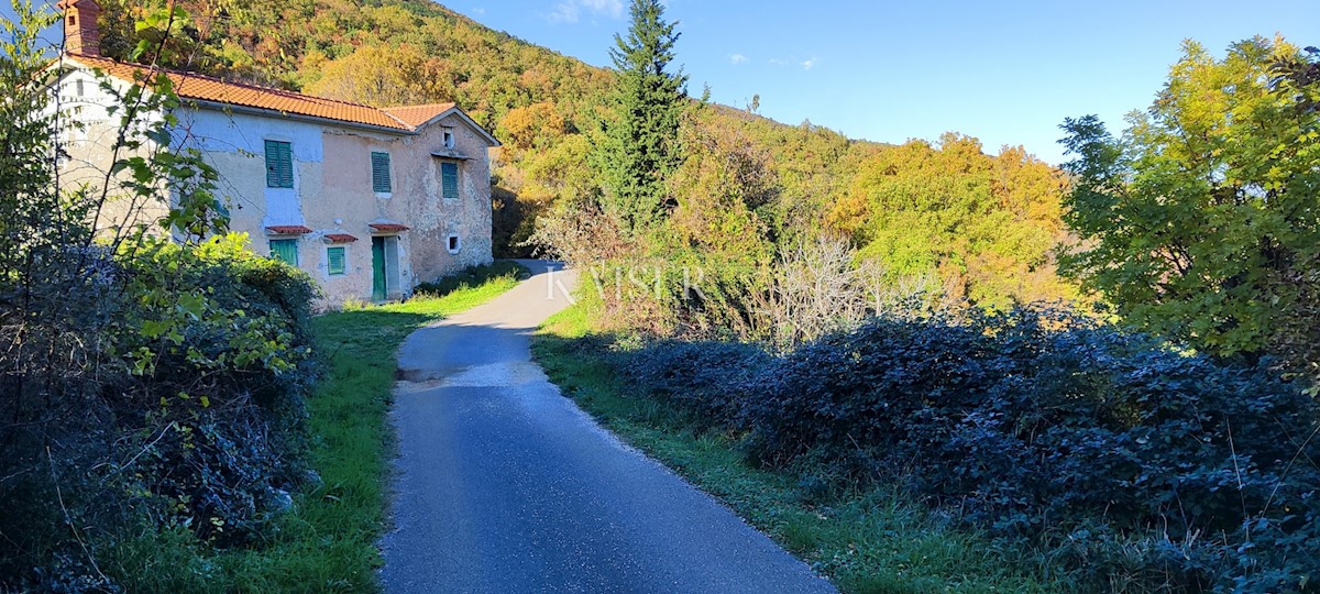 Brseč - hiša za obnovo, 180 m2