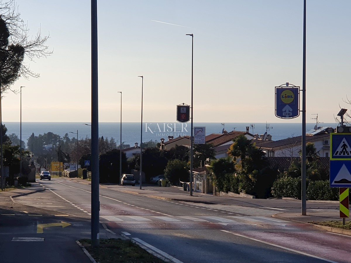 Istra - Poreč, stanovanje v 1. nadstropju, pogled na morje