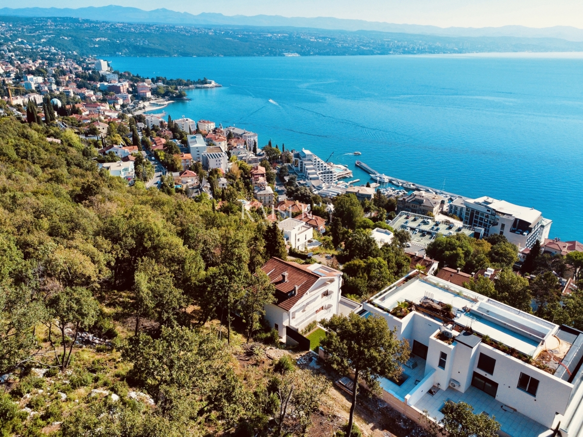 Opatija - Dvonadstropni apartma s 4 spalnicami in fantastičnim razgledom