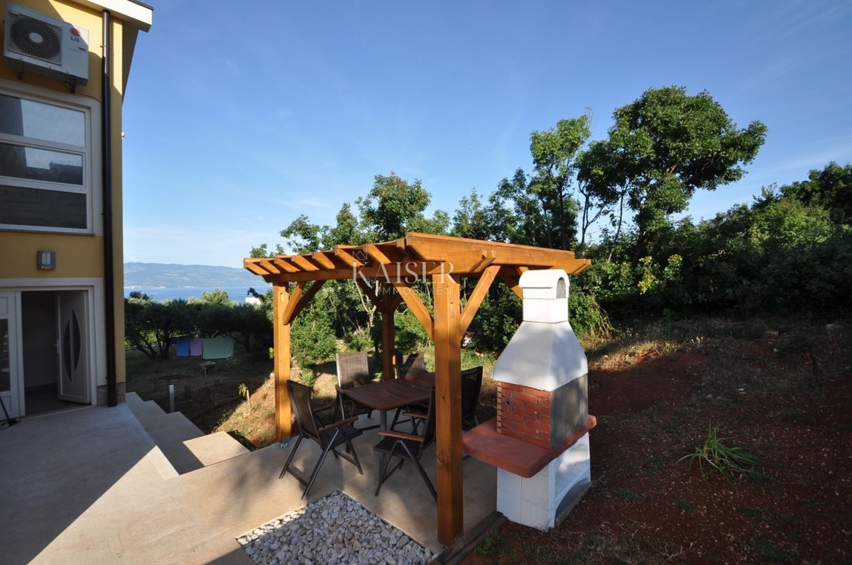 Vrbnik, otok Krk - apartma 93m2 s čudovitim razgledom 