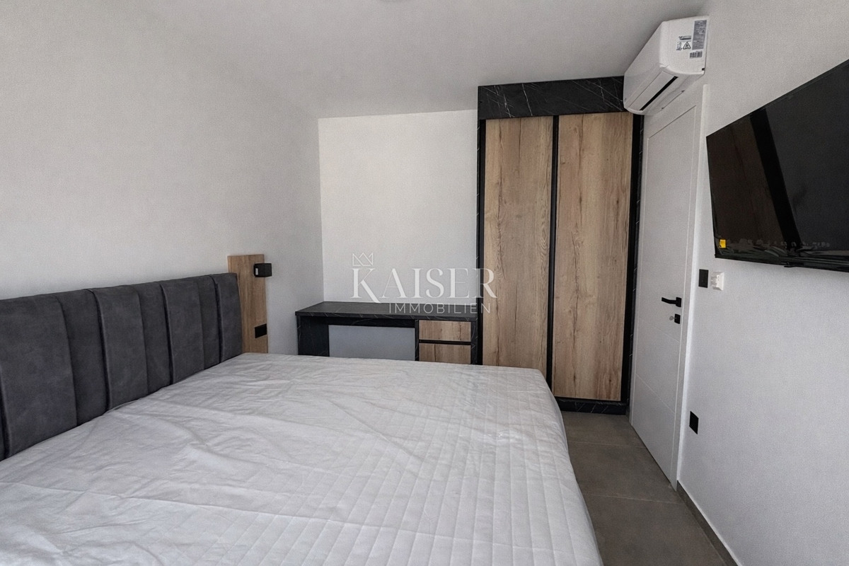 Zadar, Privlaka apartma v novi stavbi, 70 m od morja