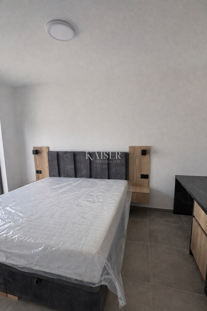 Zadar, Privlaka apartma v novi stavbi, 70 m od morja