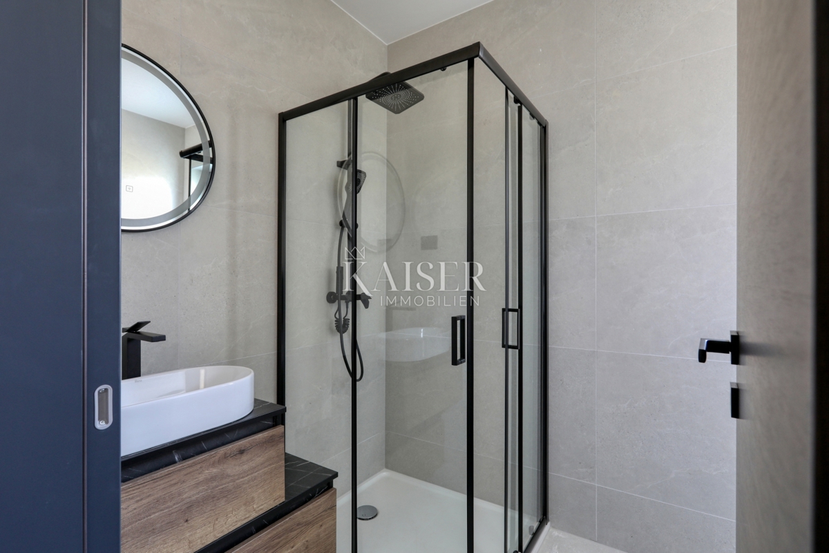 Zadar, Privlaka, dvoetažni apartma z vrtom v bližini centra in morja