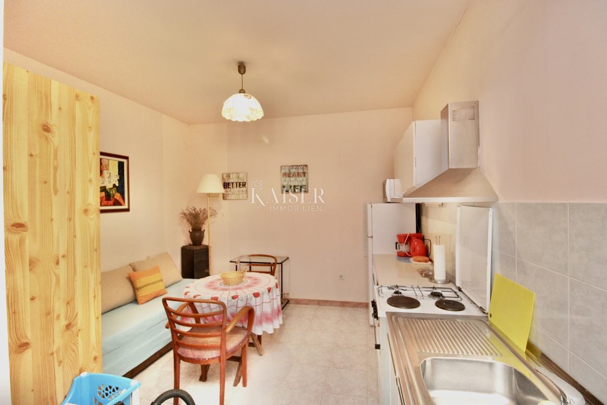 Opatija, Lovran – Apartma 120 m2, prva vrsta do morja z zasebno plažo