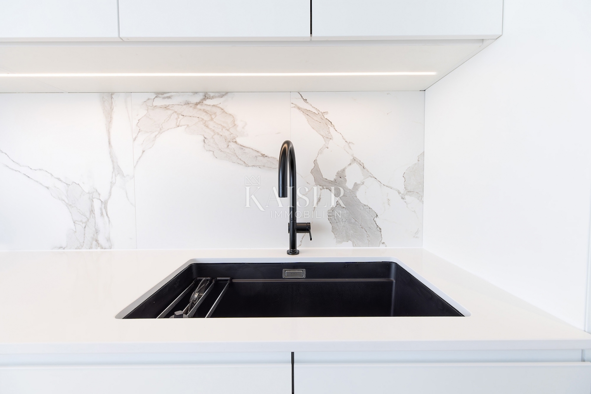 Istra, Umag, Savudrija - luksuzna vila v naselju, 275m2 - na voljo vse storitve v naselju