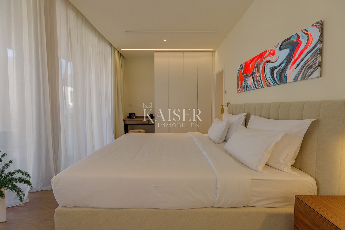 Istra, Umag, Savudrija - luksuzna vila v naselju, 275m2 - na voljo vse storitve v naselju