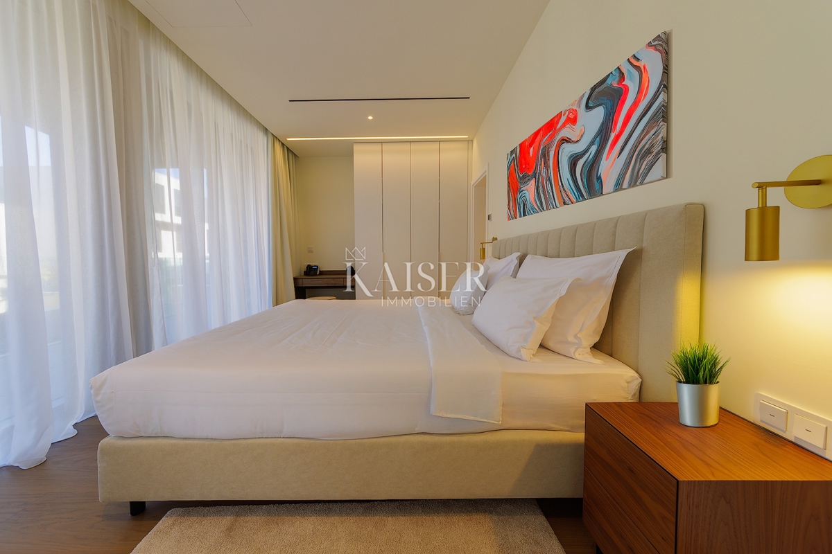 Istra, Umag, Savudrija - luksuzna vila v naselju, 275m2 - na voljo vse storitve v naselju