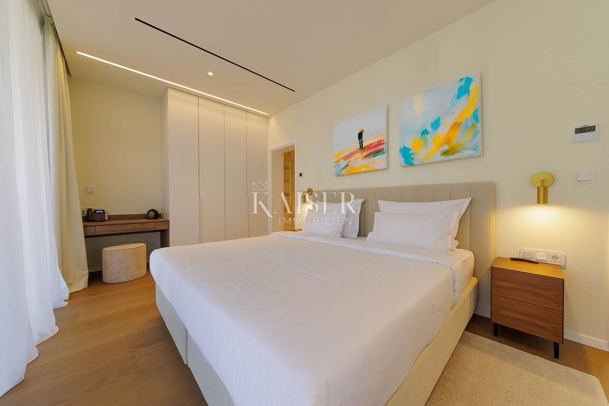 Istra, Umag, Savudrija - luksuzna vila v naselju, 275m2 - na voljo vse storitve v naselju